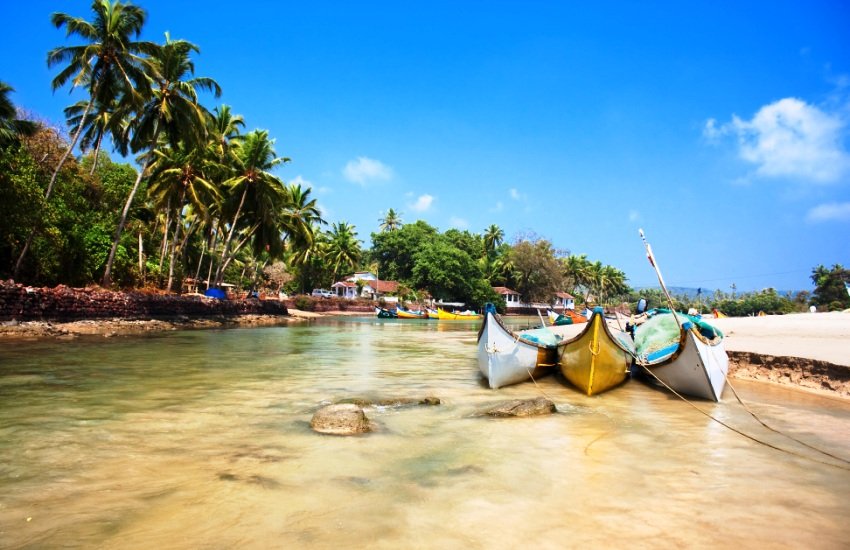 Yoga training session for yoga trainer jobs in Arossim, Goa